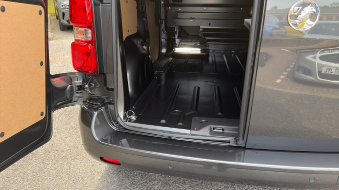 Vauxhall Vivaro L1 Diesel 1.5 Turbo D 120 Pro H1 Van - Image 40